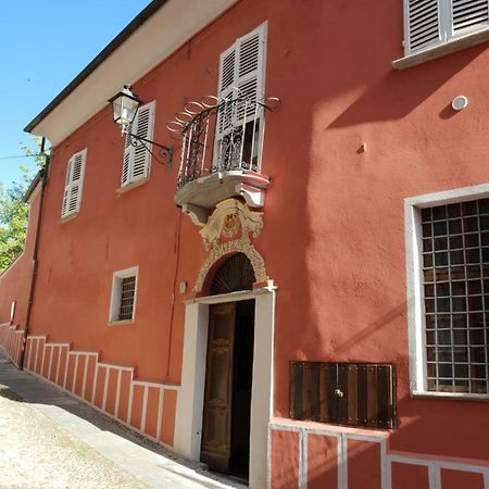 La Rocca Di Efisio Aparthotel Costigliole d'Asti Luaran gambar