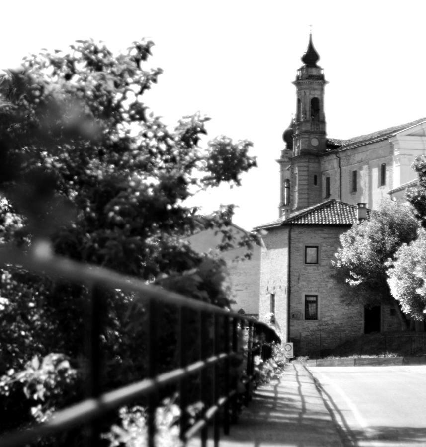 La Rocca Di Efisio Aparthotel Costigliole d'Asti Luaran gambar
