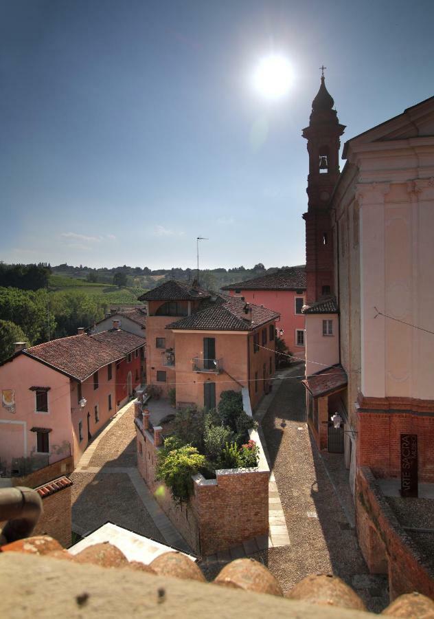 La Rocca Di Efisio Aparthotel Costigliole d'Asti Luaran gambar