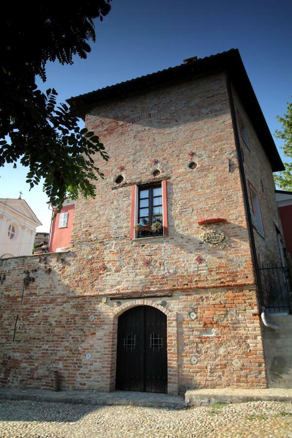 La Rocca Di Efisio Aparthotel Costigliole d'Asti Luaran gambar